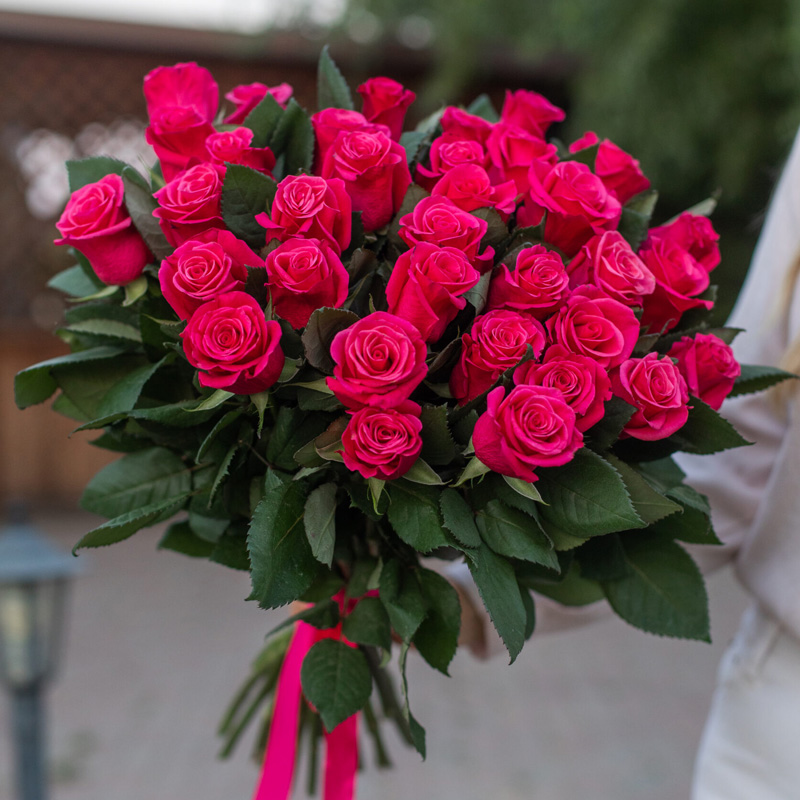 Оригинальный букет из роз "Ультрамарин" купить в Краснодаре с доставкой