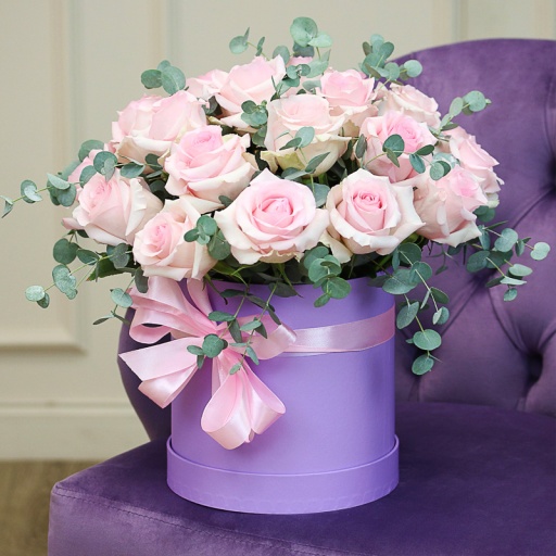 Фото Необыкновенный букет из роз в коробке