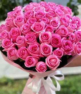 Нежный букет из 51 розовой розы