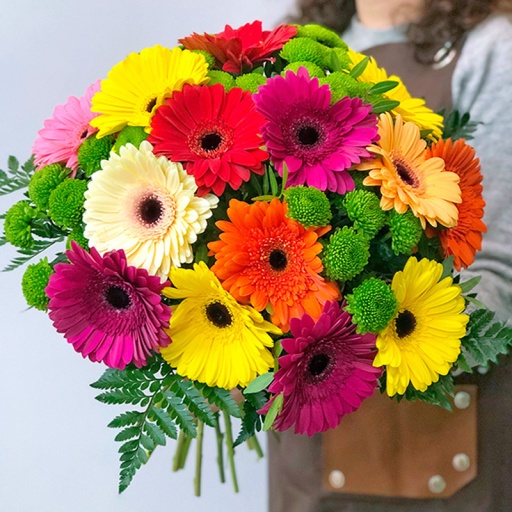 Сборный букет из гербер "Краски мира"
