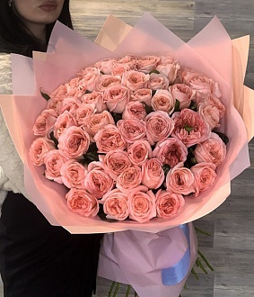 Букет из 51 розы нежно-розового цвета