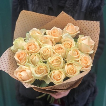 Фото Букет кремовых роз "Персиковый аромат"