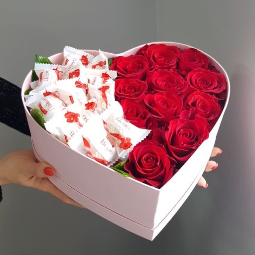 Подарочная коробочка "Сердце с Raffaello"