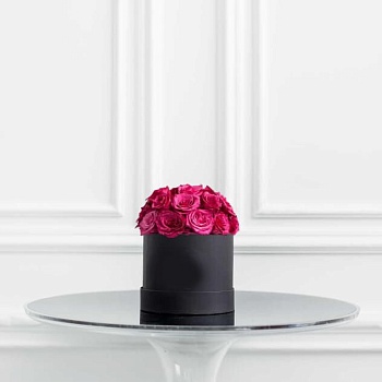 Фото Розы в шляпной коробке "Конференция"