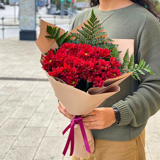 Букет хризантем "Невинный поцелуй"