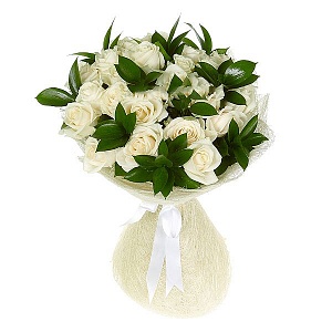 Белые розы в букете "Нежность"