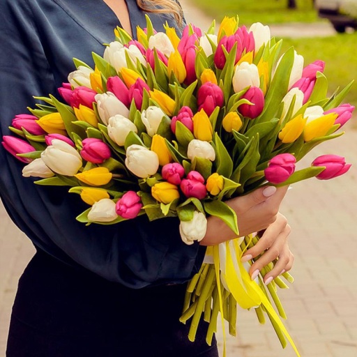 Нежный букет из 101 тюльпана "Афина"