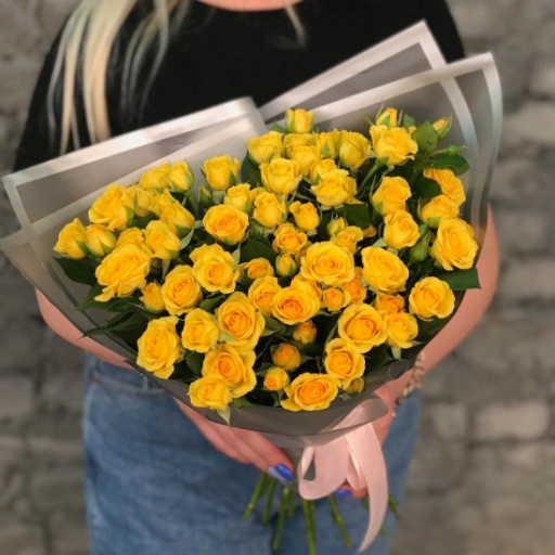 Фото Кустовые желтые розы "Жаркий Марокко"