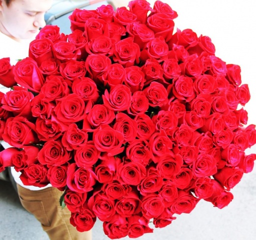 Эксклюзивный букет из 101 красной голландской розы