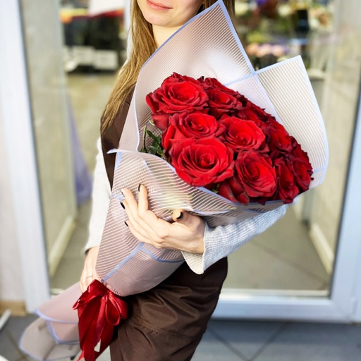 15 Голландских красных роз маме