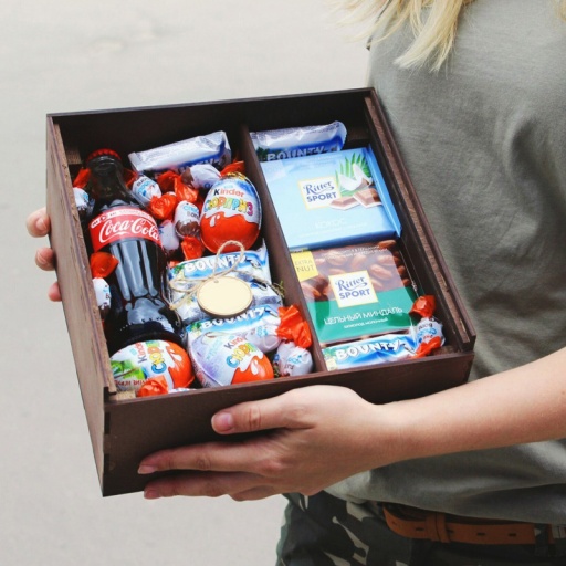 Фото Подарочная коробочка со сладким наполнением