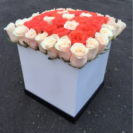 Фото Коробка с голландскими розами "Монако"