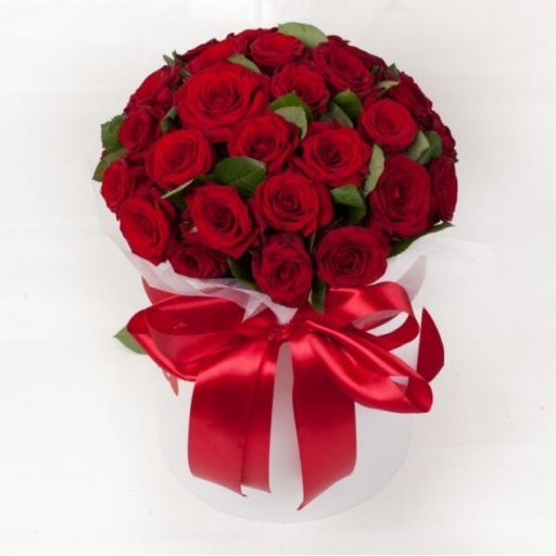 Коробочка с розами "Lady in red"