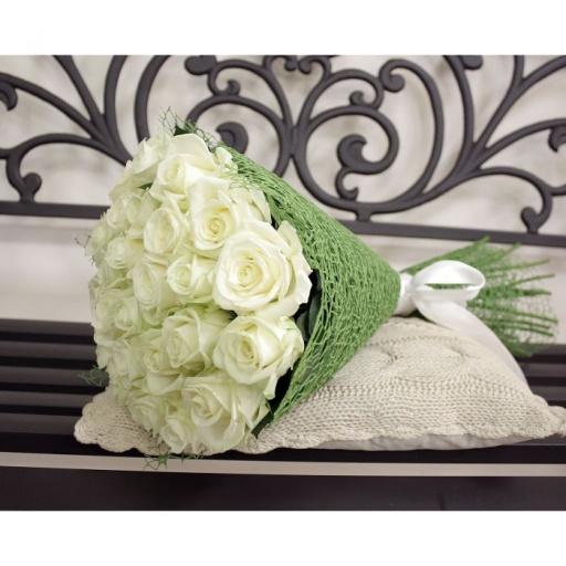 Фото Аккуратный букетик роз "Знакомый адрес"