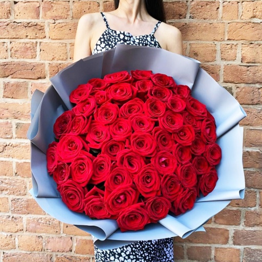 Яркий красивый букет роз "Сказочная Жар-птица"