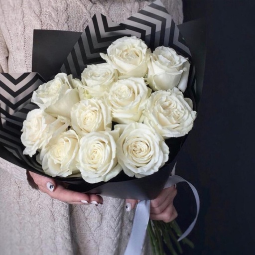 Фото Необычный букет с розами "Сливочный айсберг"