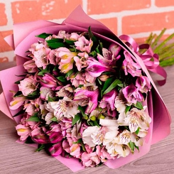 Фото Букует с альстромериями "Нежная Жизель"