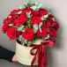 Фото Розы с эвкалиптом в коробке "Red and Green"