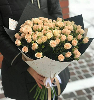 25 кустовых роз "Ганновер"