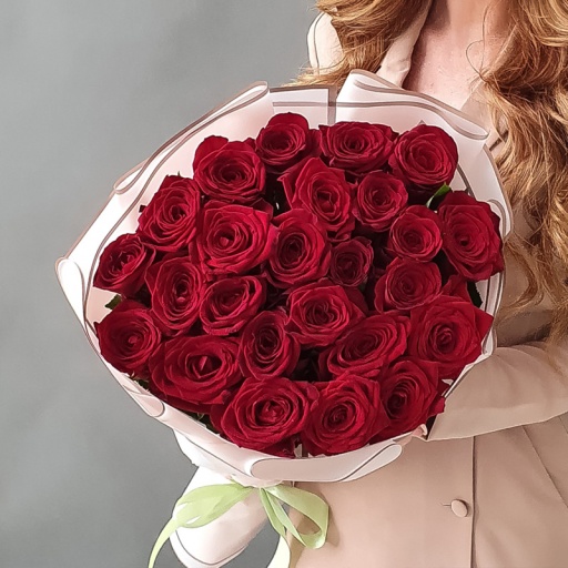 Фото 29 Красных роз в букете "Яркая нежность"
