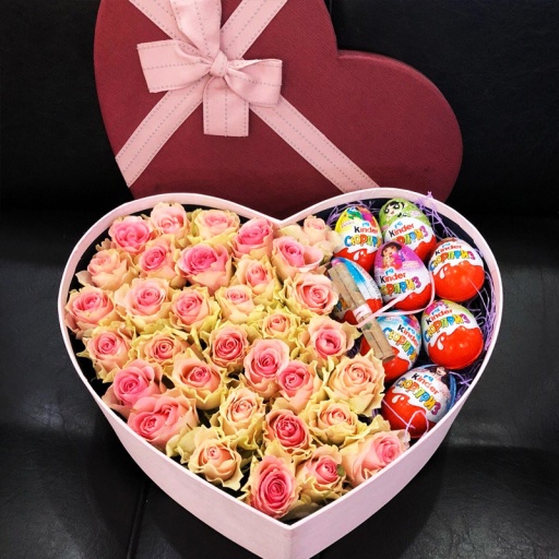 Стильный букет нежных роз в коробке "Сердце" Фото Стильный букет нежных роз в коробке "Сердце"