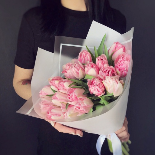 Букет из бело-розовых тюльпанов "Нежный гипноз"