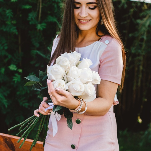 11 Белых голландских роз 70см