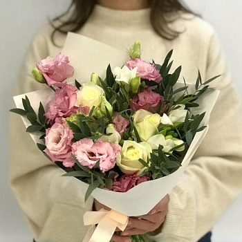 Букет "Влюбленная цветочница"