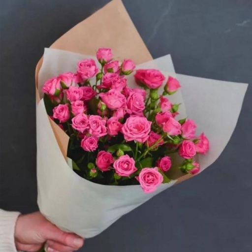 Нежный букет розовых роз "Лиана"
