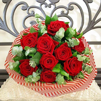 Фото Букет роз "Абстрактный стиль"