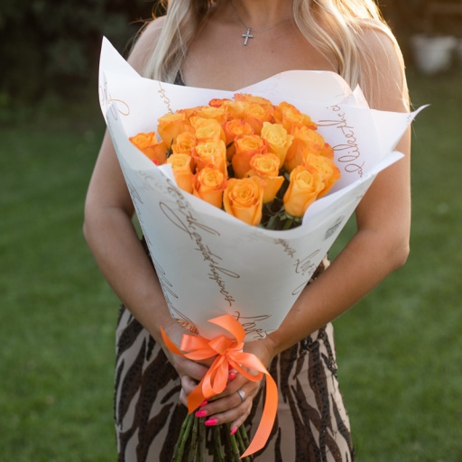 Фото Яркий букет из роз "Сицилия"