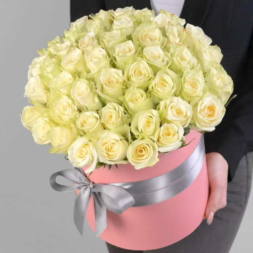 Стильная композиция из живых цветов "Нежный снег" Фото Стильная композиция из живых цветов "Нежный снег"