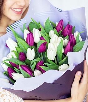 Букет из 51 тюльпана "Первые цветы весны"