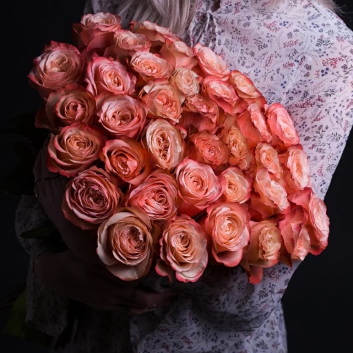 Фото 39 Роз необычного цвета в шикарном букете