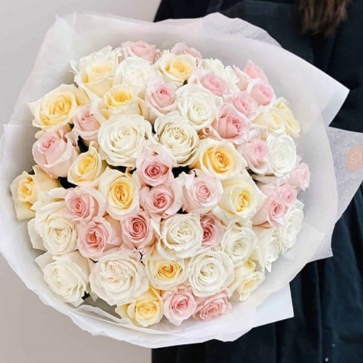 Необычный букет из роз "Нежные чувства"