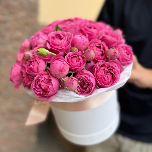 Фото Коробочка из пионовидных роз Мисти Баблз