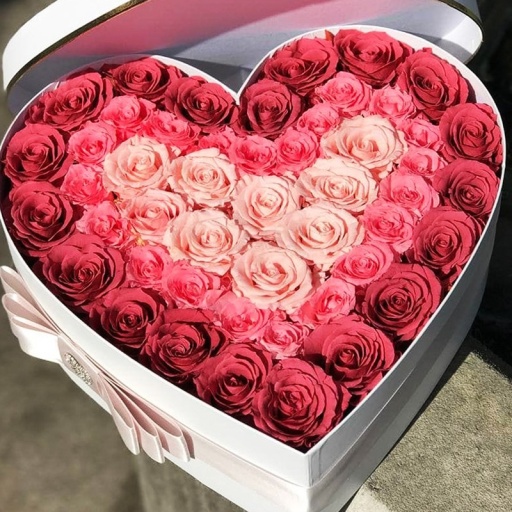 Фото Коробка с букетом роз "Нежное сердце"