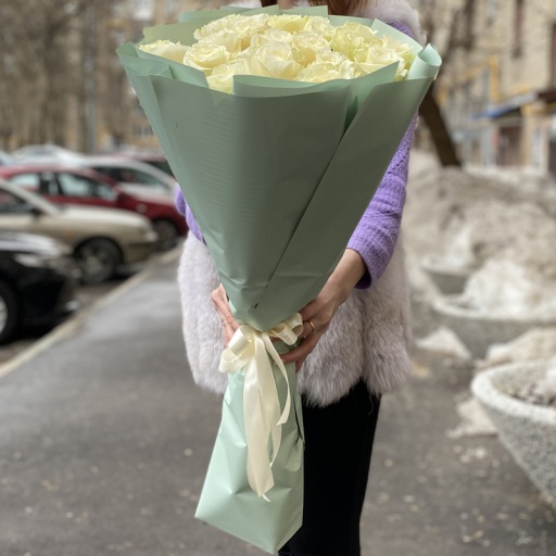 Фото Букет белых роз "Нимфа"