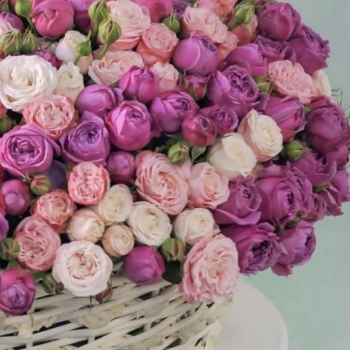 Фото Корзина с пионовидными розами "Шамбала"