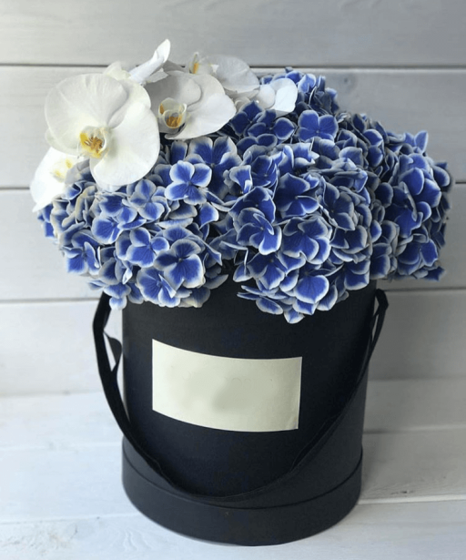 Фото Букет с гортензиями и орхидеей "Нежное облако"