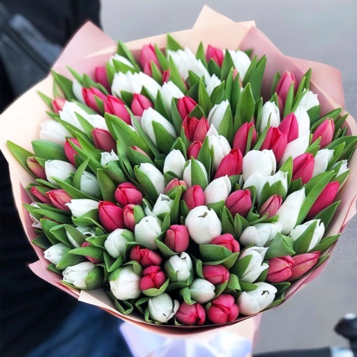 Нежный букет из 101 тюльпана "Весенний запах"