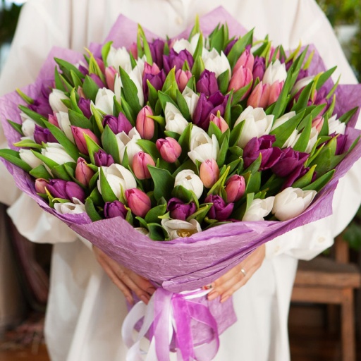 Большой яркий букет тюльпанов "Яркая фантазия"