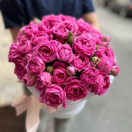 Фото Коробочка из пионовидных роз Мисти Баблз