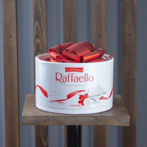 Подарочная коробочка конфет Rafaello
