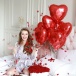 Набор из коробочки в форме сердца с красными розами и шаров-сердец Фото Набор из коробочки в форме сердца с красными розами и шаров-сердец