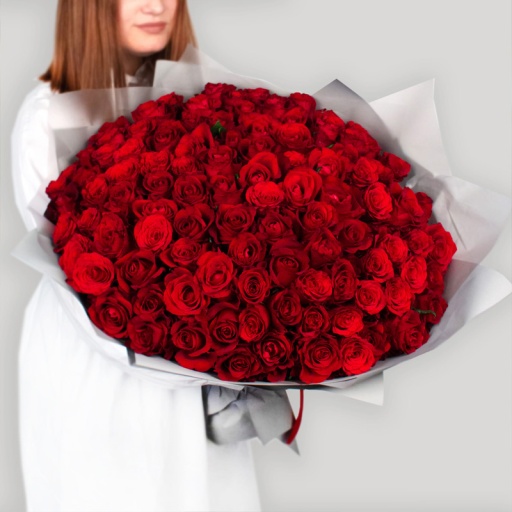 Фото 101 Красная роза в стильной упаковке