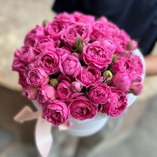 Фото Коробочка из пионовидных роз Мисти Баблз