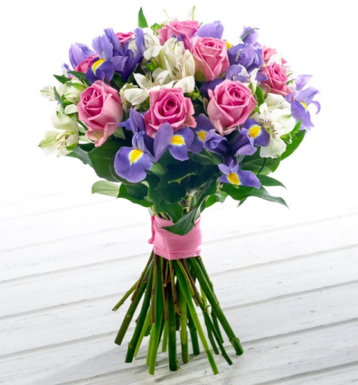 Фото Ирисы с розами и альтромериями "Улыбка лета"