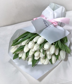 Белые тюльпаны в букете "Звезда для любимой"