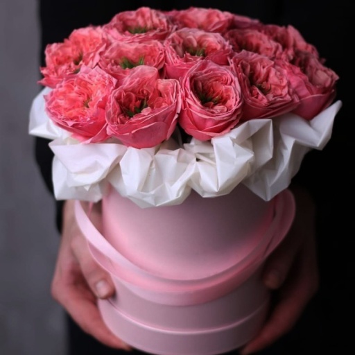 Фото Розы в шляпной коробке "Lady in pink"